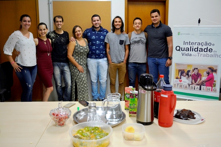 Direção-Geral reunida com a equipe da Gepex e CRHAS no segundo encontro do Café com Prosa