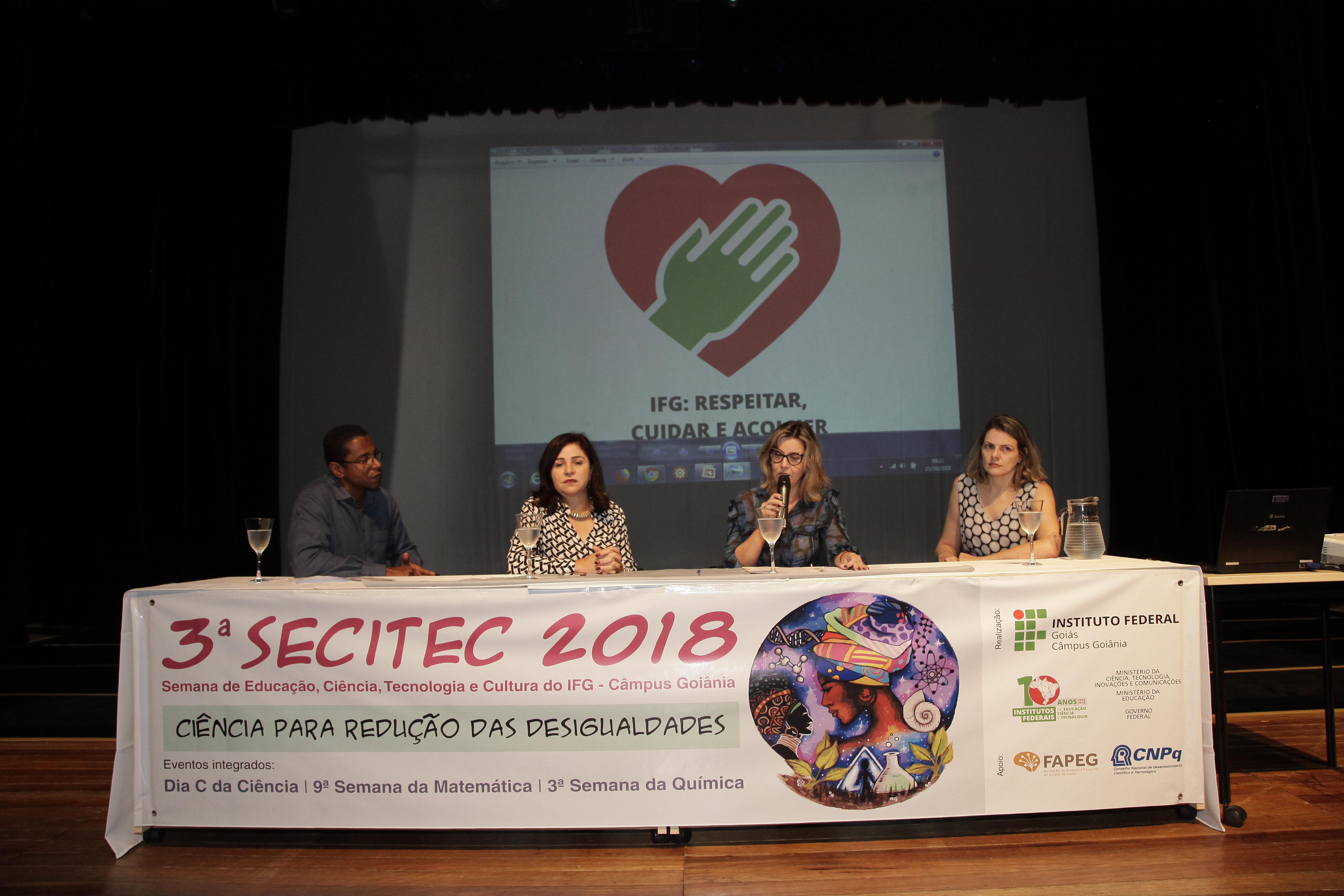 Diretora-geral do Câmpus Goiânia, Maria de Lourdes Magalhães, lançou a campanha 