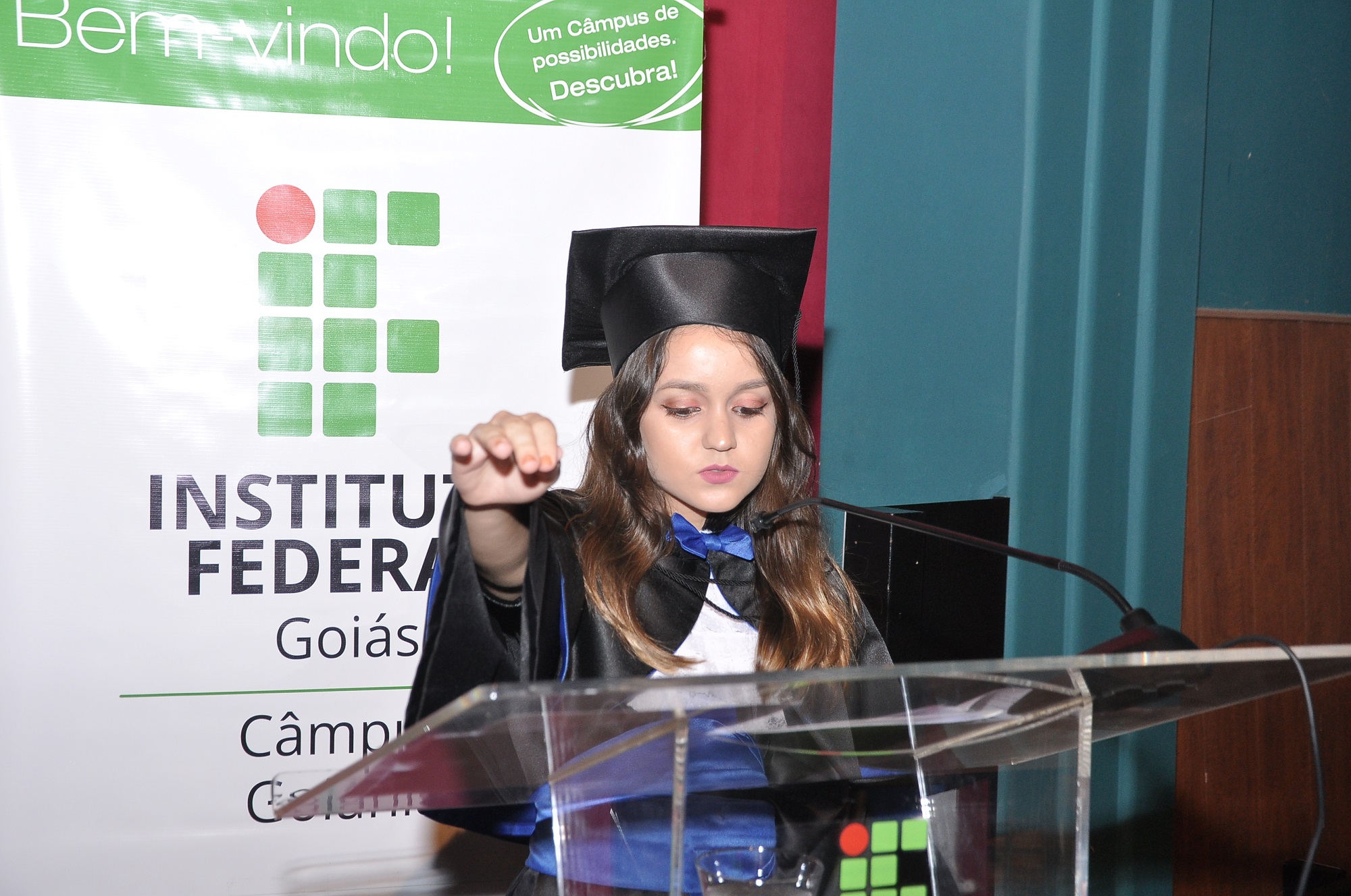 O juramento foi proferido pela aluna concluinte do curso técnico integrado em Mineração, Aliny Canedo Pimenta, no dia 22.