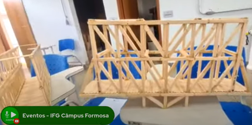 A Ponte Striker foi construída pelos estudantes de Engenharia Civil, Gilvan, Iara, João Lucas e Luciano