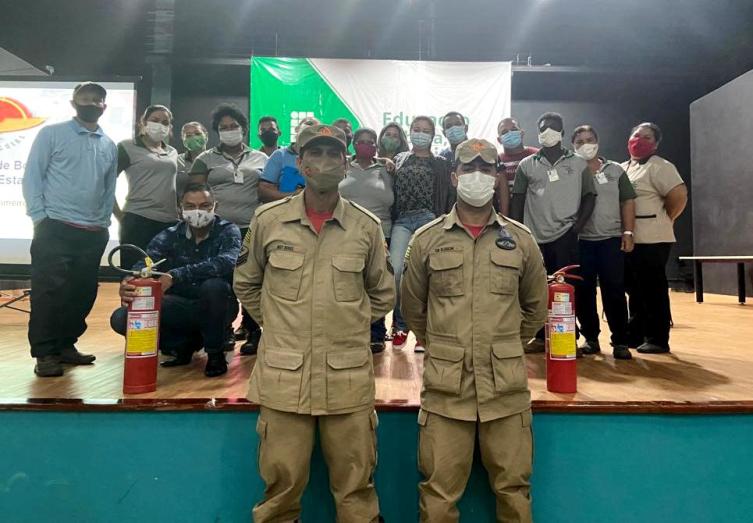 Equipe do Corpo de Bombeiros de Formosa realiza treinamento com servidores terceirizados