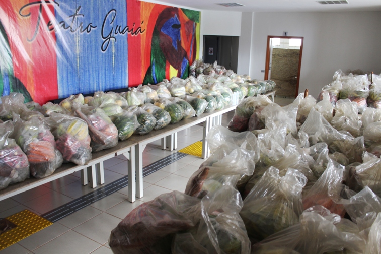 97 cestas de diversos gêneros alimentícios são entregues hoje no Câmpus