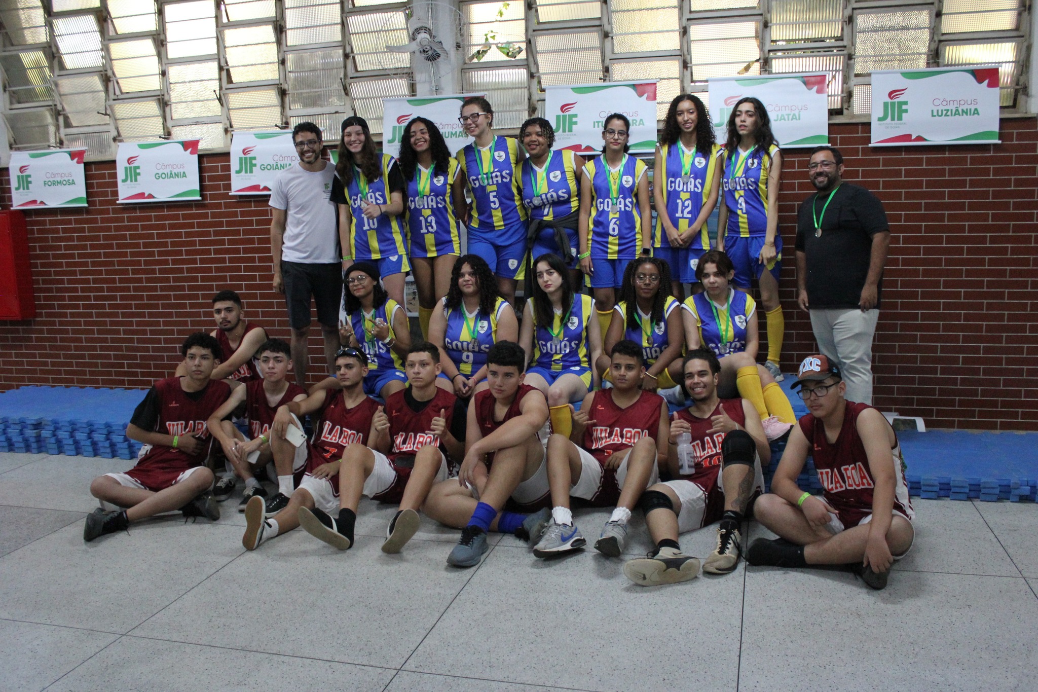 Equipe da Cidade de Goiás que foi aos jogos. Basquete masculino e feminino