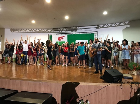 Alunos tomaram o palco da cerimônia de abertura e comemoraram o início do JIF Goiás