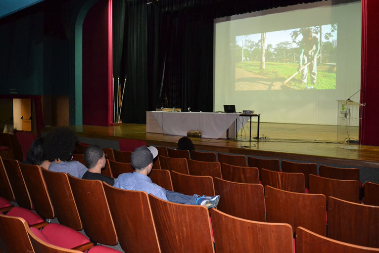 Público conferiu mostra de filmes que trabalham a temática Art Déco em Goiânia