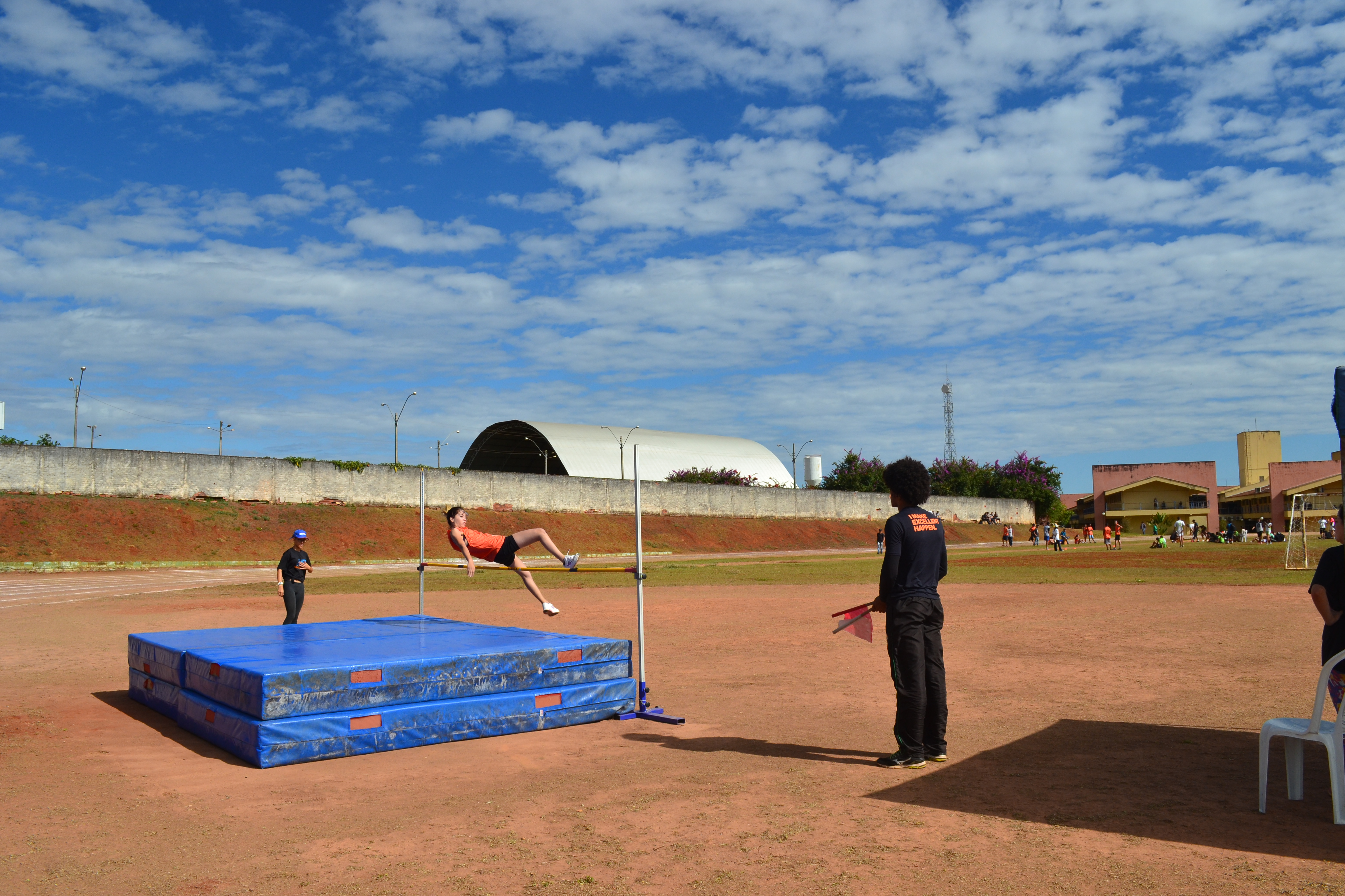 Competição de salto em altura na segunda fase do JIF Goiás 2018