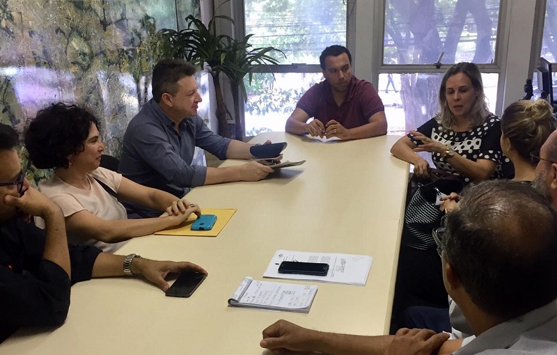 Reunião de diretores do IFG, da UFG e da UEG com dirigentes da CMTC para melhorias no transporte público que atende estudantes das instituições