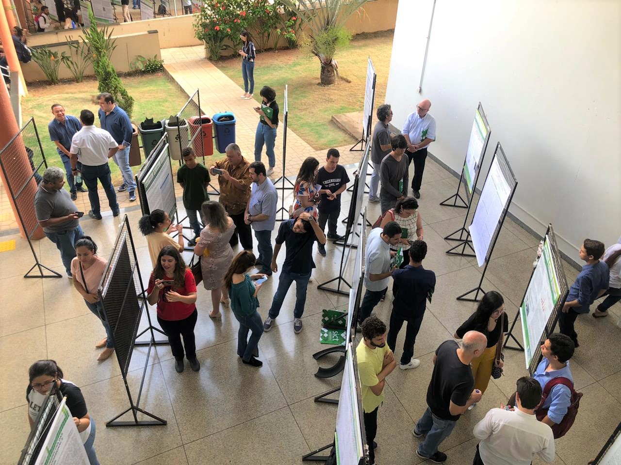 Apresentação de pôster no 12º SICT