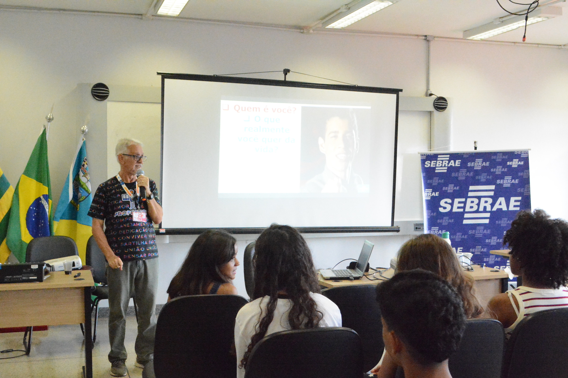 Palestra sobre Gestão do Tempo, com o professor Jair Stival