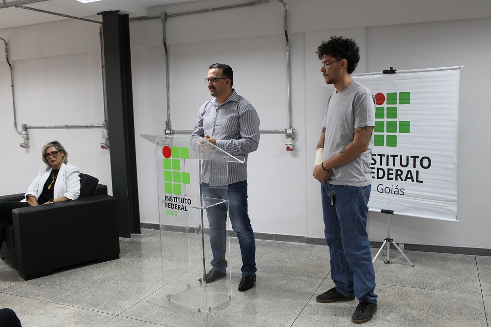 Da esquerda para a direita, Oneida Irigon, Gean Godoi  e Ruan Rherison 