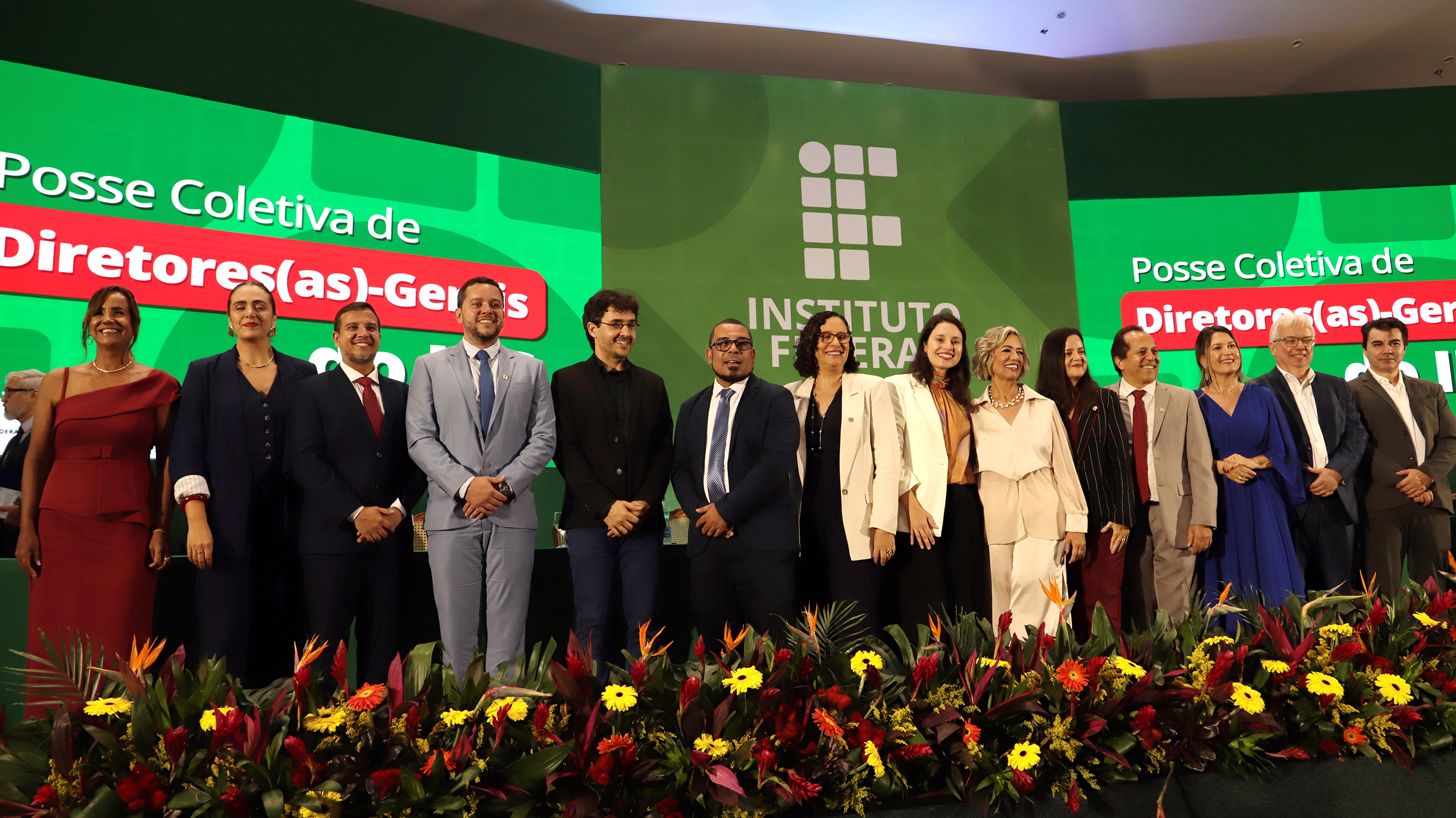 O Diretor-Geral do Câmpus Goiânia do IFG, professor Vinícius Carvalhaes, assinou o termo de posse durante a solenidade presidida pela Reitora do IFG, professora Oneida Irigon.