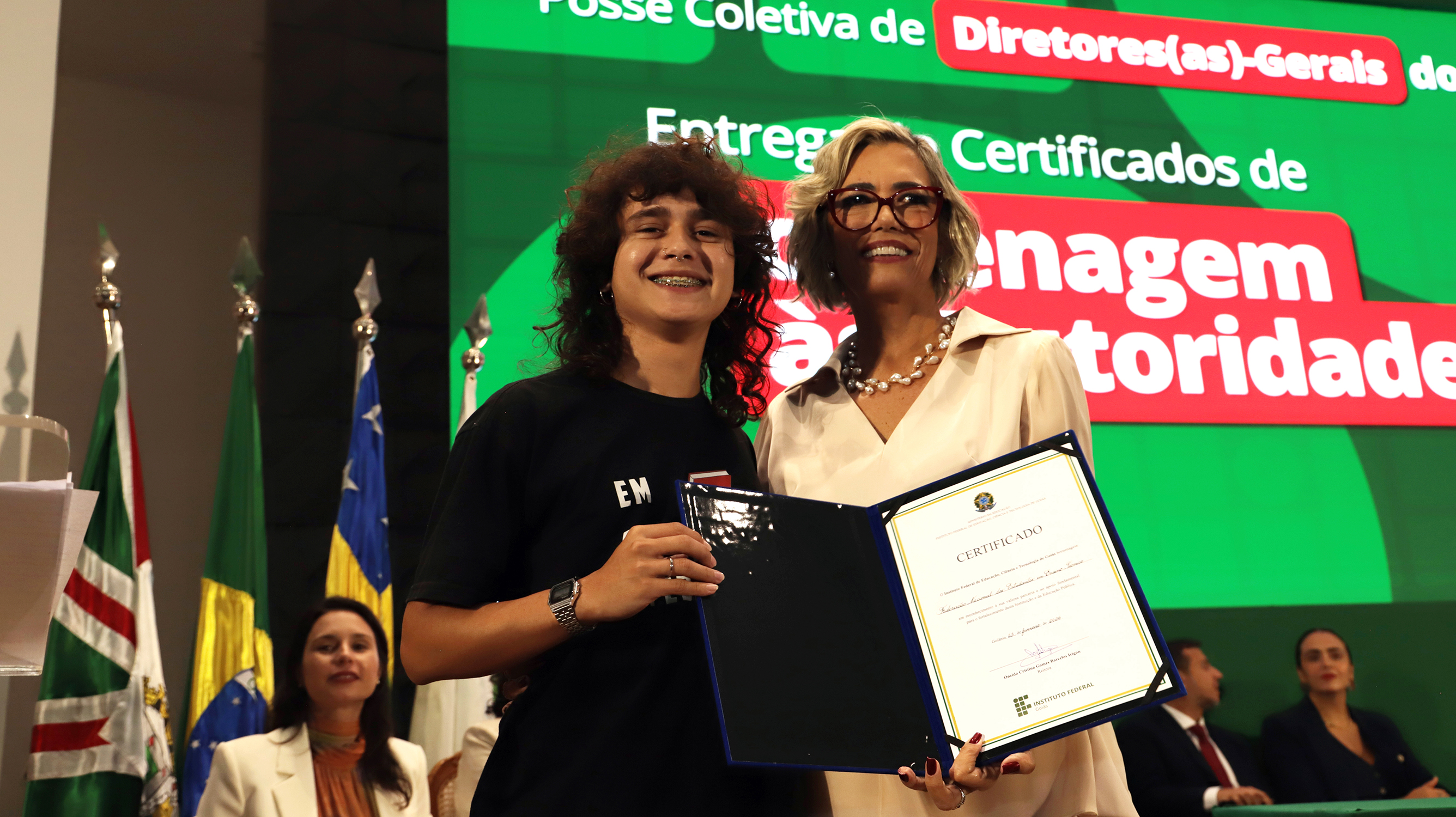 Raí de Oliveira recebeu a homenagem em nome da Federação Nacional dos Estudantes do Ensino Técnico
