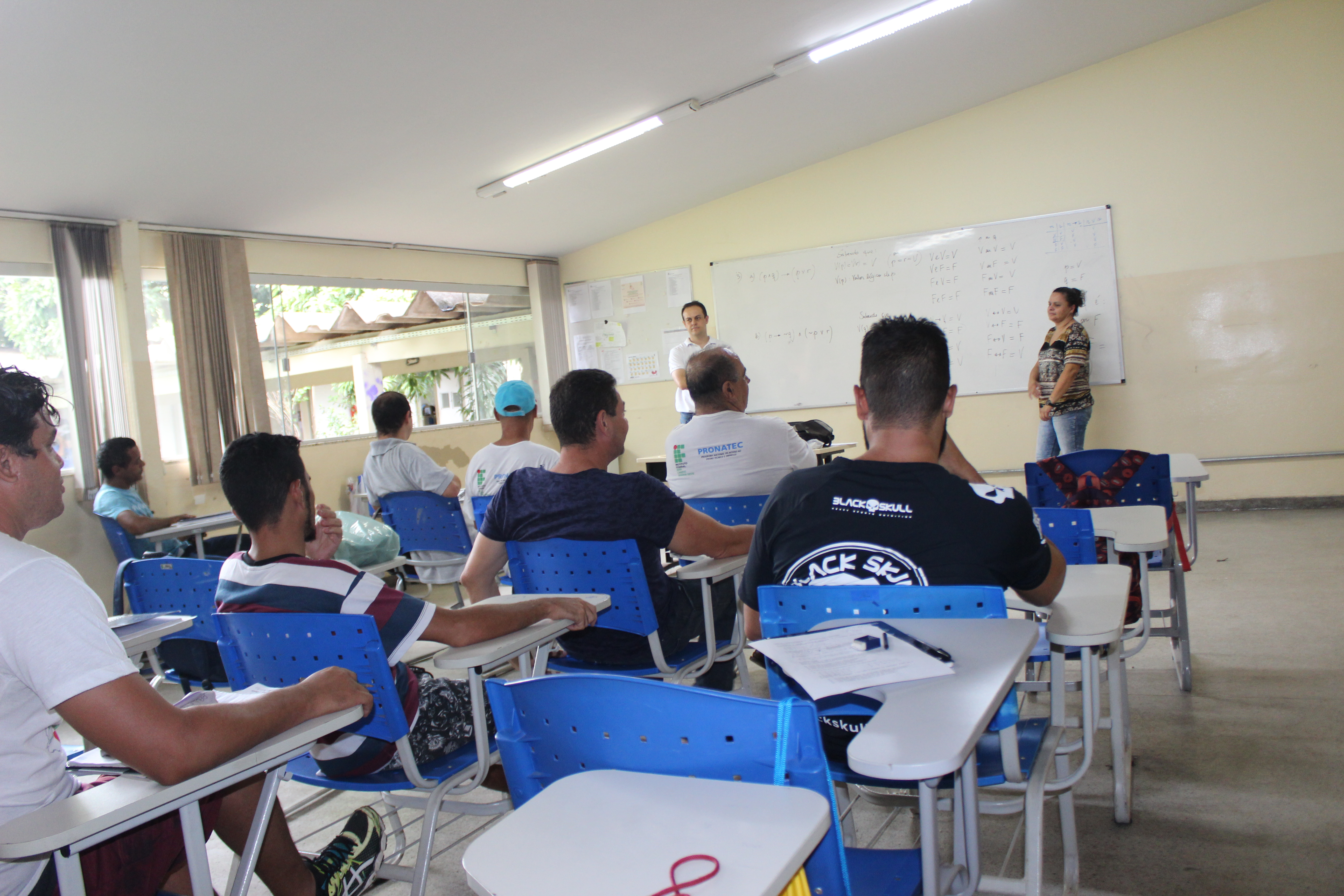 Turma de 28 alunos recebe formação inicial e continuada em Eletricista Predial