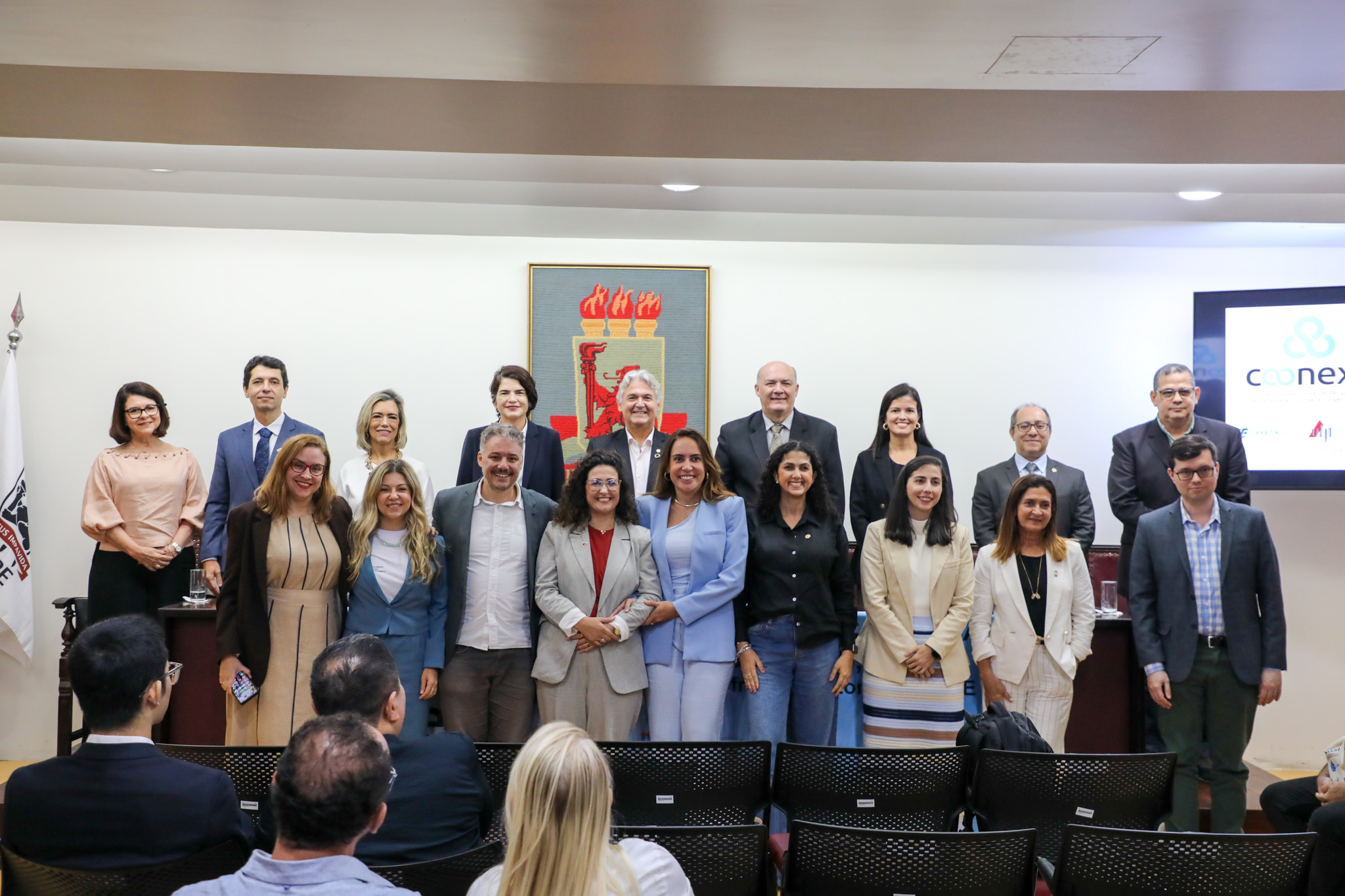 A reitora do IFG, Oneida Cristina Gomes Barcelos Irigon, a pró-reitora de Pesquisa e Pós-Graduação, Lorena Rosa, e a coordenadora de Relações Internacionais, Fernanda Oliveira participaram do lançamento da Rede Coonexa (foto: Widma Sandrelly)
