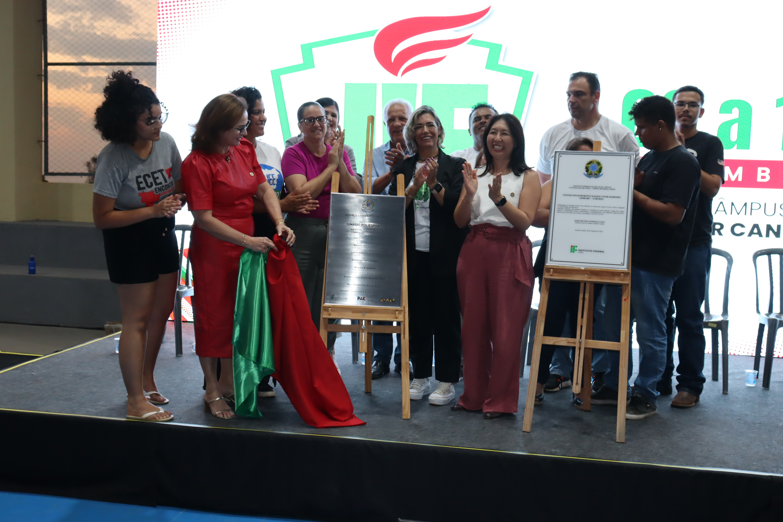 Descerramento da placa do novo ginásio poliesportivo do Câmpus Senador Canedo