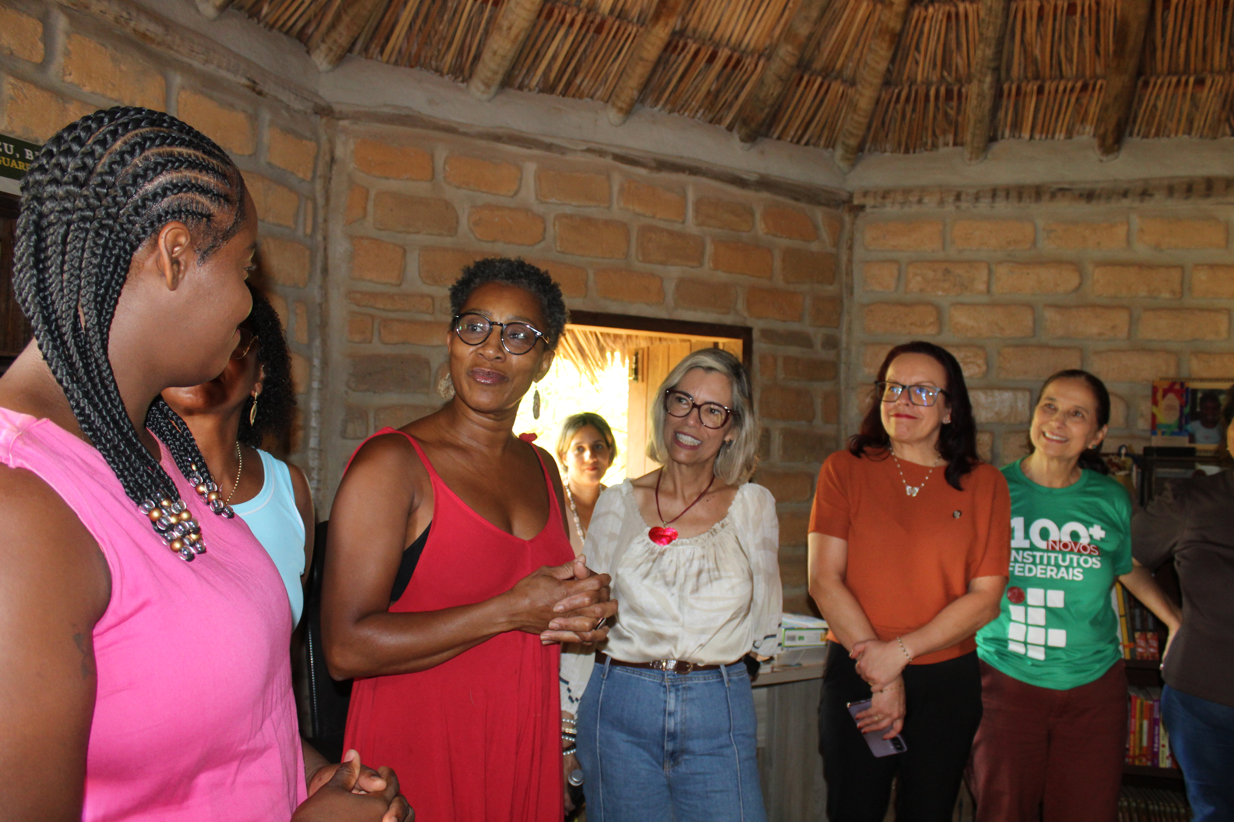 Equipe conheceu o trabalho da Casa da Mulher Kalunga e conversou sobre cooperação