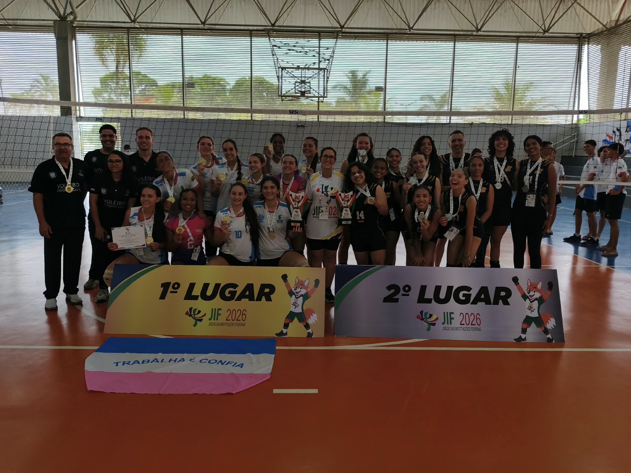Equipe do IFES ficou com o primeiro lugar no vôlei feminino e a equipe do IFG, ficou com a medalha de prata, que foi bastante comemorada